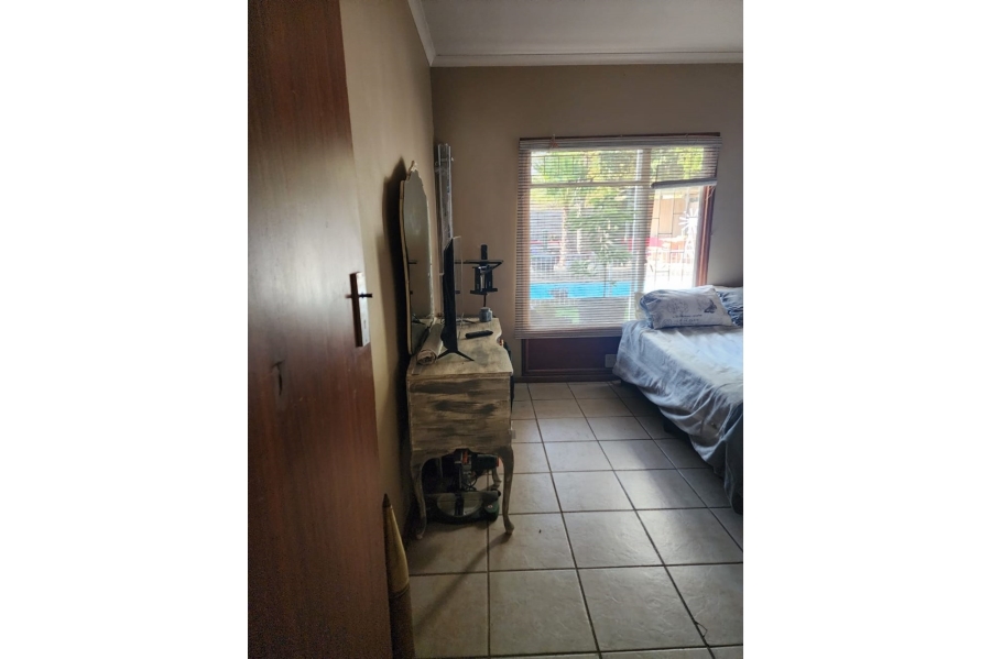 4 Bedroom Property for Sale in Bergzicht Western Cape